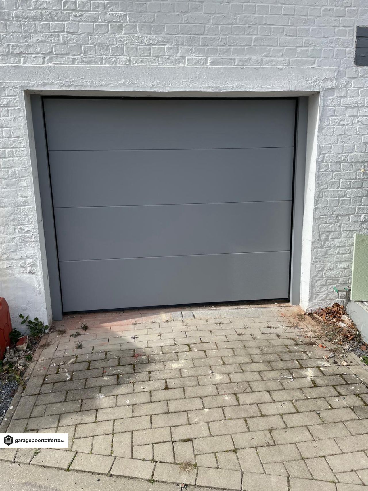 sectionale garagepoorten, motor, RAL 7045, V-line niet geprofileerd stucco