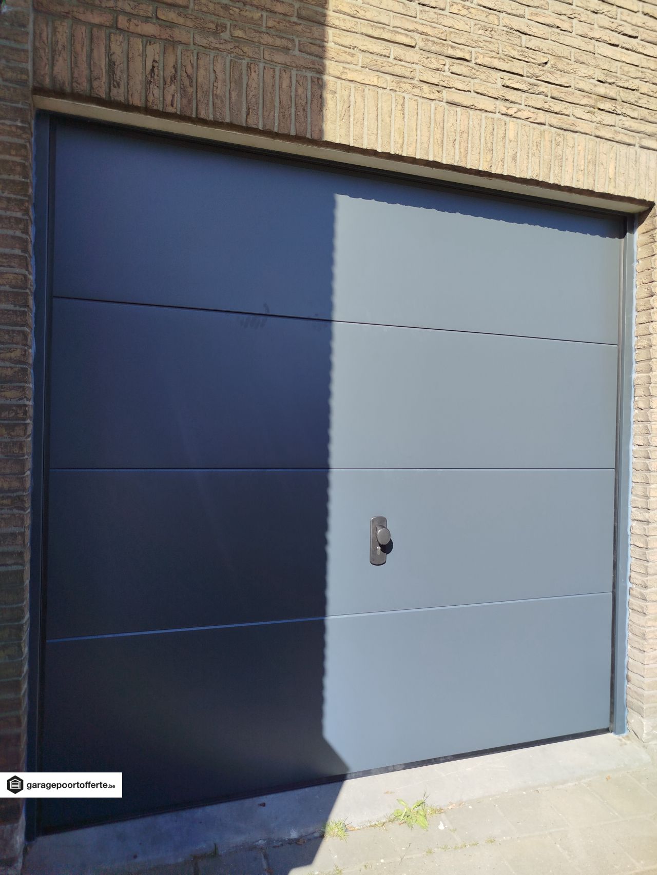 sectionale garagepoorten, hand, RAL 7016, V-line niet geprofileerd glad