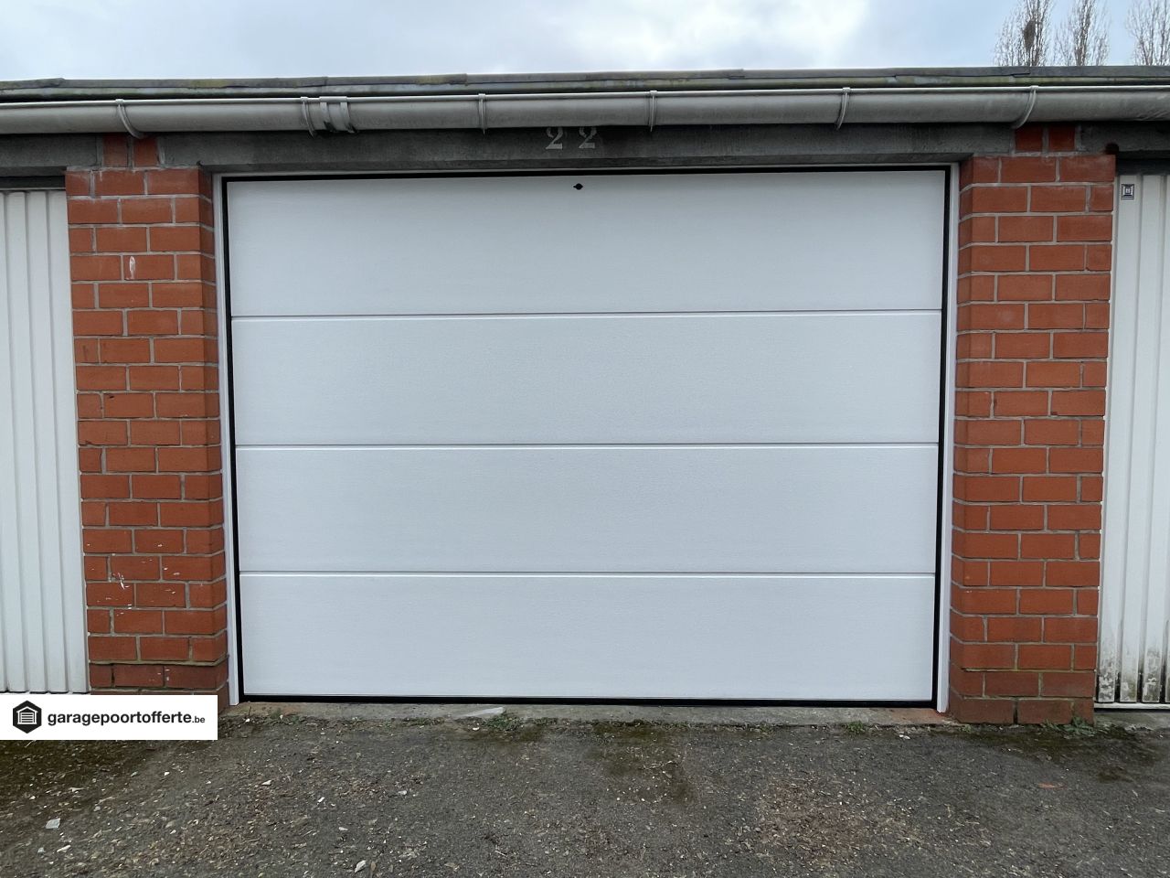 sectionale garagepoorten, motor, RAL 9016, codeklavier, noodontgrendeling