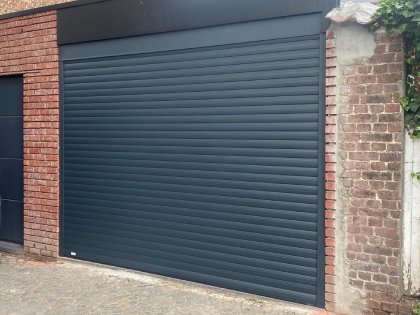 Sectionale garagepoort met rolpoorten, motor, RAL 7016