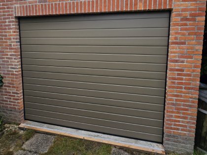 Sectionale garagepoort met sectionale garagepoorten, motor, RAL 7006