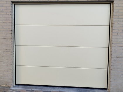 Sectionale garagepoort met sectionale garagepoorten, motor, RAL 1015