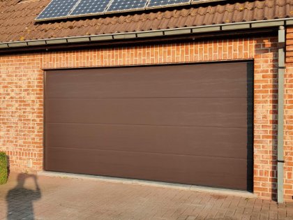 Sectionale garagepoort met sectionale garagepoorten, V-line niet geprofileerd woodgrain, motor, RAL 8019